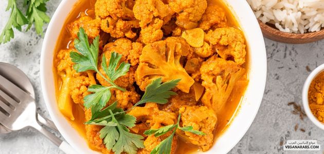 قرنبيط كامل محمص مع صلصة طحينة