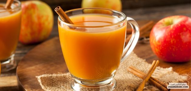 عصير التفاح الساخن محلي الصنع