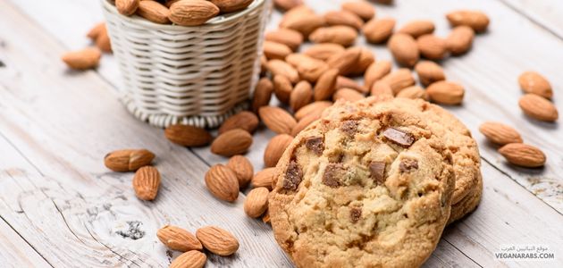 الكعكات السهلة بزبدة اللوز