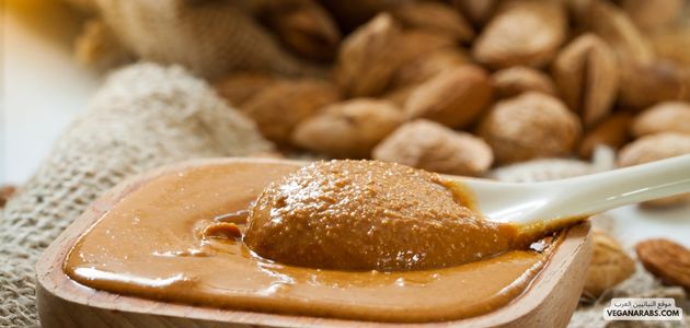 آيس كريم بزبدة اللوز