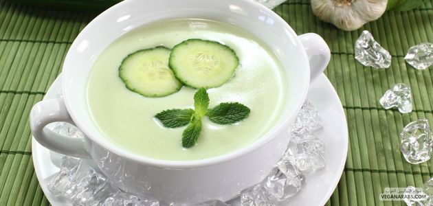 شوربة الخيار البارد