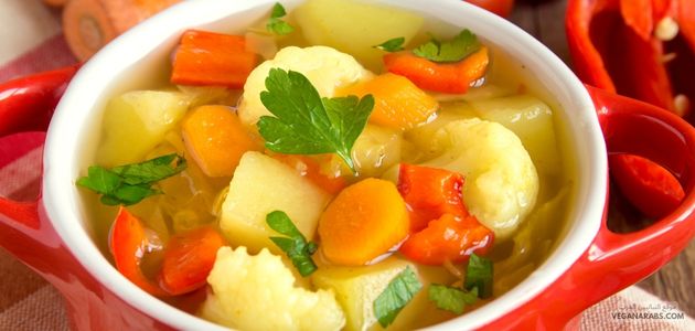 شوربة خضار نباتيه
