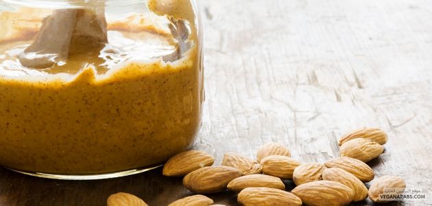 عصير كوب زبدة اللوز