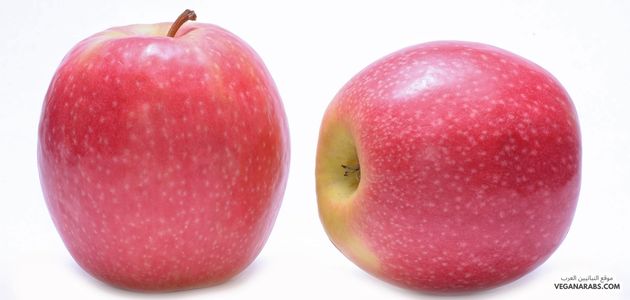كوب تفاح نباتي خالٍ من الغلوتين