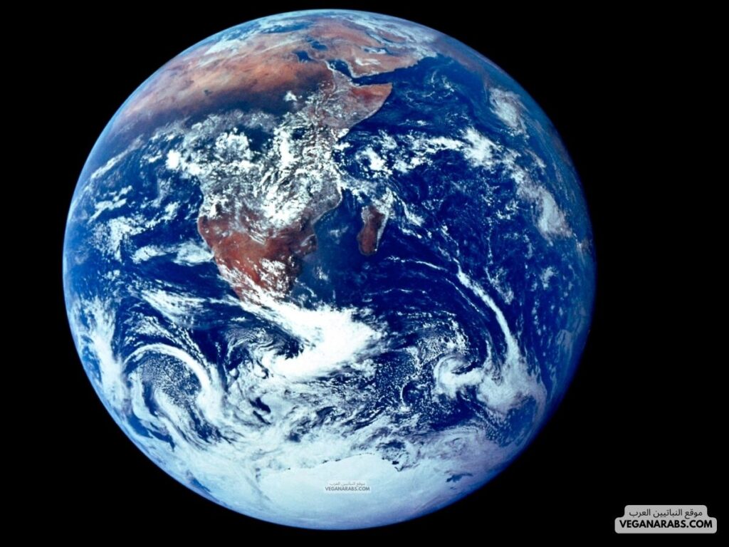 1. هل تعلم أن الأرض ليست كروية تمامًا؟