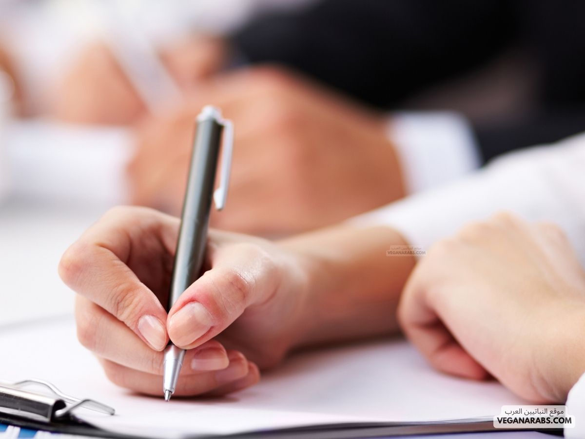 تعد خطوة المراجعة والتنقيح من الخطوات المهمة في كتابة موضوع معين.