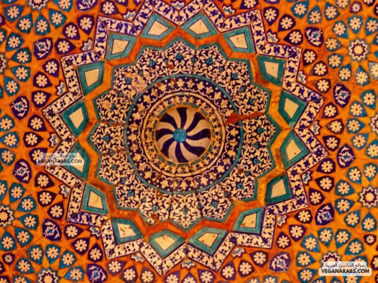 شغل موضوع الفن وتعريفه كثير من العلماء والباحثين فمنهم من اعتبر الفن جزء من