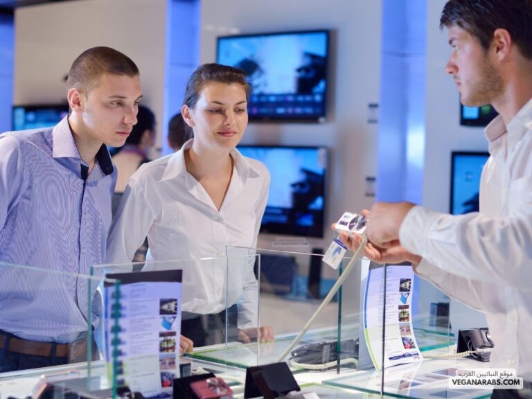 التسويق هو وسيلة للتواصل مع المستهلكين في تشجيعهم لشراء أو استهلاك منتج أو خدمة معينة