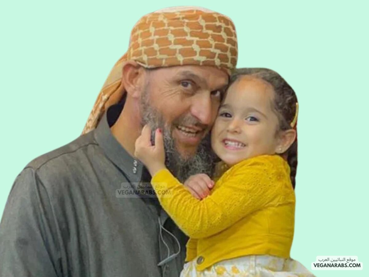 جد فلسطيني يقتل في غزّة بعد أن أصبح حديث العالم بذكراه المؤثرة لحفيدته القتيلة A Palestinian grandfather is killed in Gaza after becoming the talk of the world for his poignant tribute to his slain granddaughter.